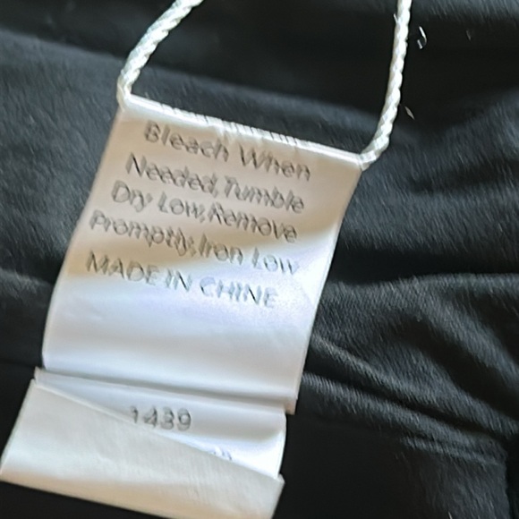 New with tags excellent brand new condition extra large - Picture 7 of 8